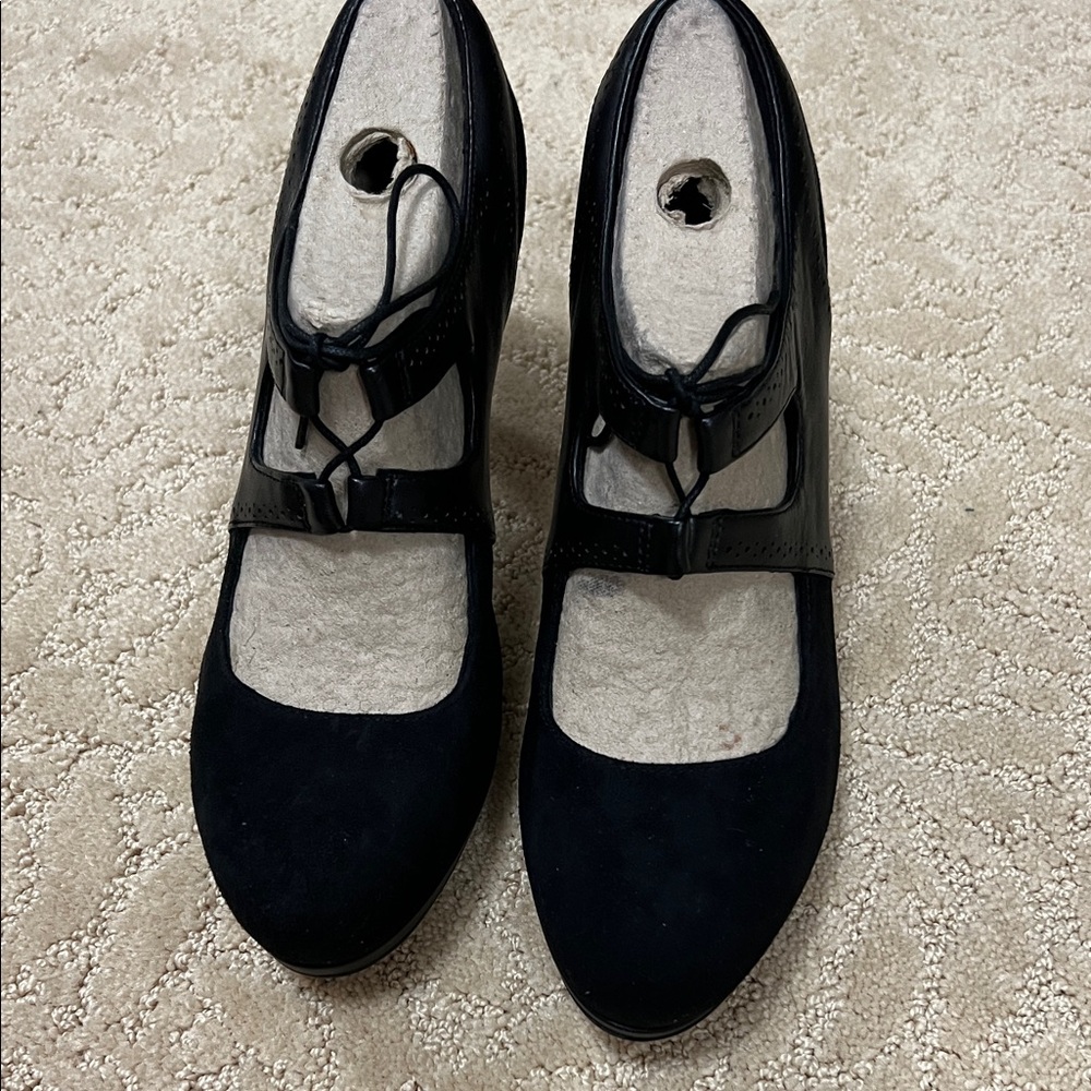 Clark’s Elegant Black Women's Shoes